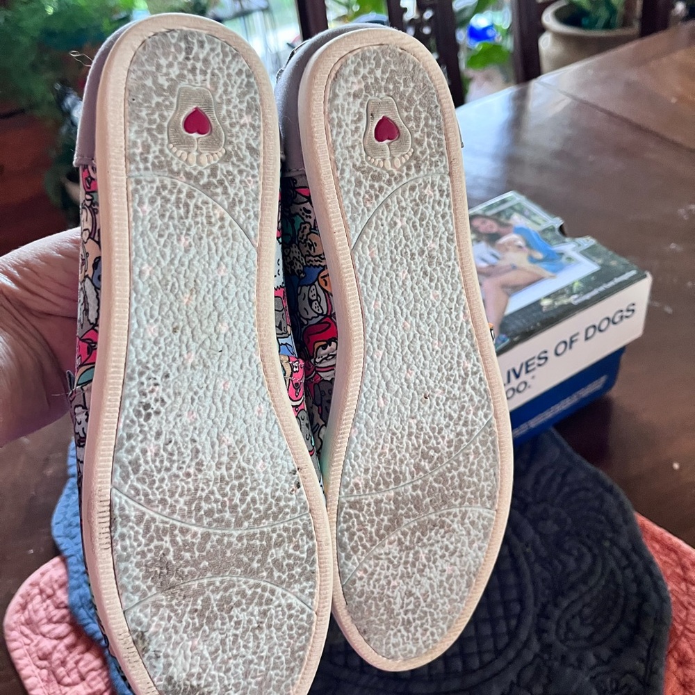Skechers Slip-On Sneakers in Multicolor Dog Print - Picture 5 of 6